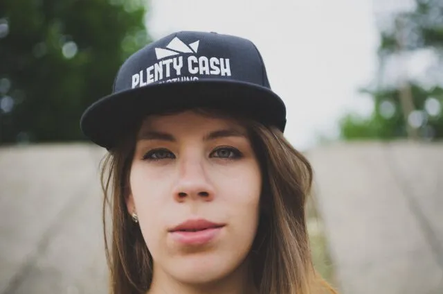Czapki Snapback - czyli jak połączyć dobry wygląd z ochroną przed słońcem?